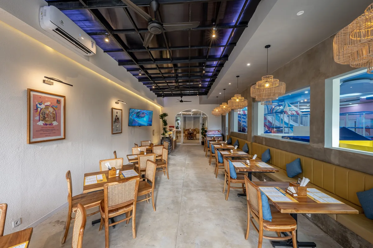 Cafe & Resto Area_edited_10